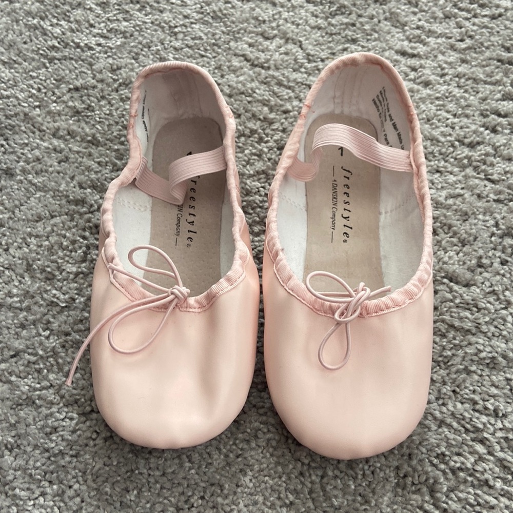 Danskin Ballet shoes pink size 1 worn once